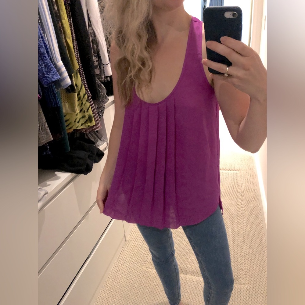 RACHEL ROY Fuchsia pink Racer Back Pleated Tank! Would fit size Medium.